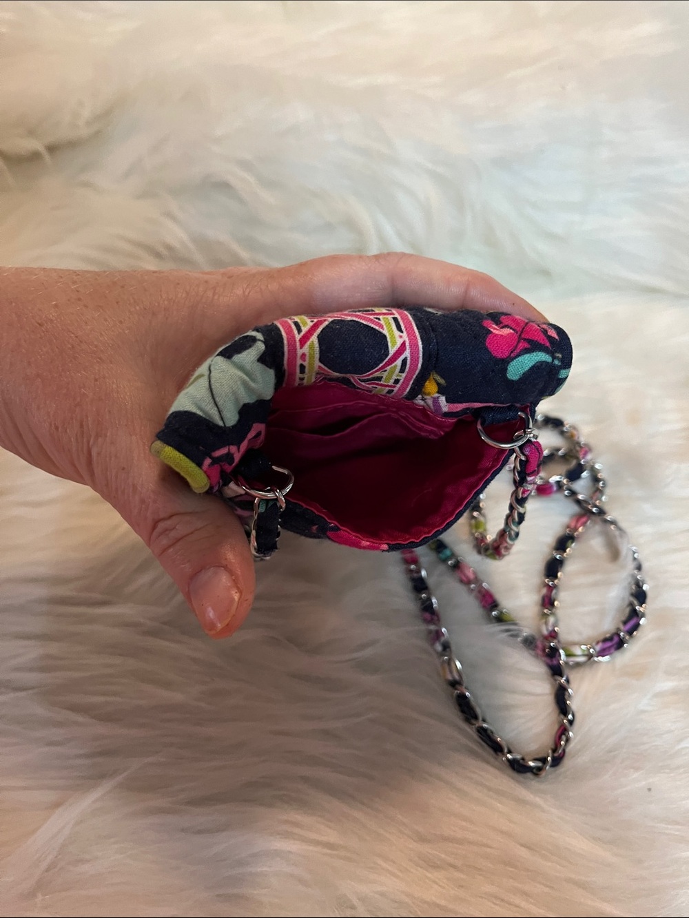 Vera Bradley Navy Floral Quilted Crossbody Phone Bag - Picture 4 of 4